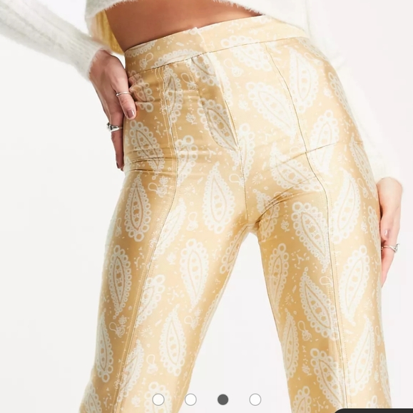 Topshop paisley jacquard kickflare pants in gold - Picture 4 of 4